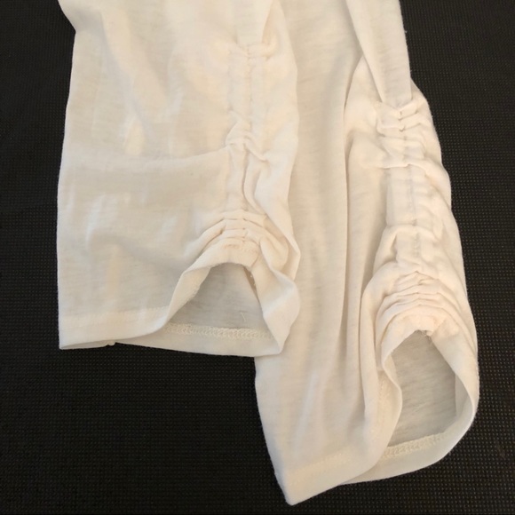 ❌SOLD❌Ivory Knit Top crisscross V-Neckline - Picture 4 of 7